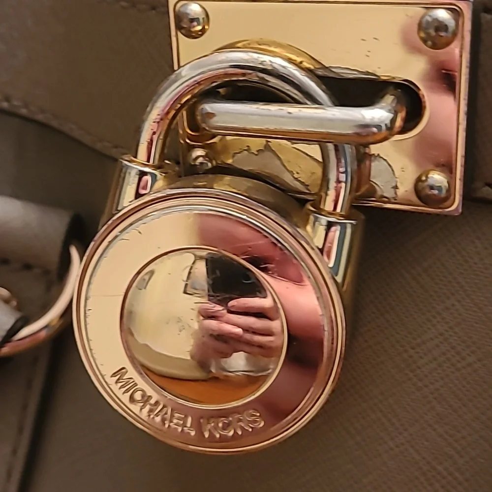 MICHAEL Michael Kors handbag and matching wallet - Picture 7 of 8